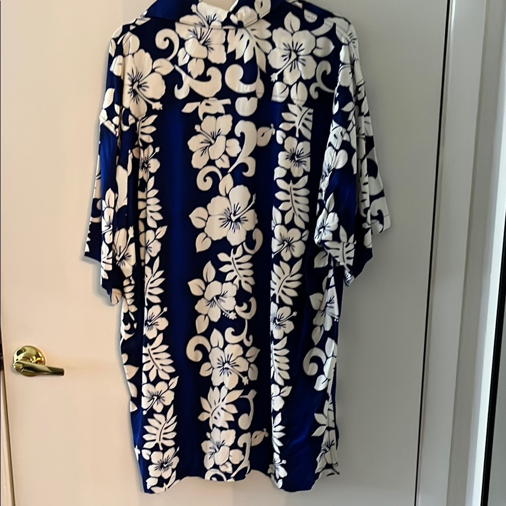 Men's Blue Hawaiian Floral Casual Button Down Shirt. 2XL . NWT - Picture 5 of 5